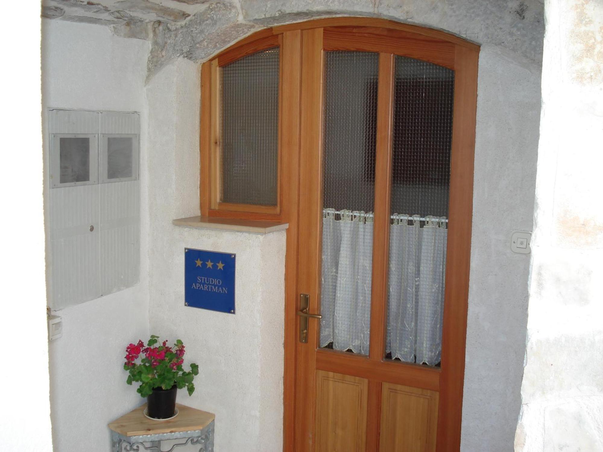 Rooms And Apartments Emily Σπλιτ Εξωτερικό φωτογραφία