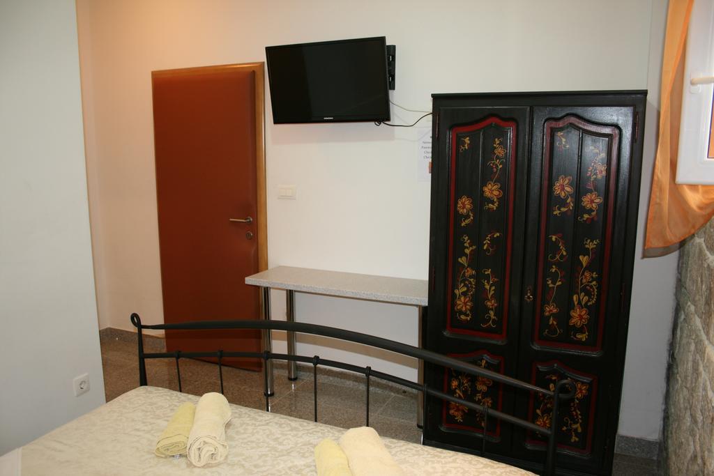 Rooms And Apartments Emily Σπλιτ Εξωτερικό φωτογραφία