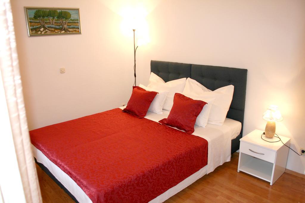 Rooms And Apartments Emily Σπλιτ Εξωτερικό φωτογραφία