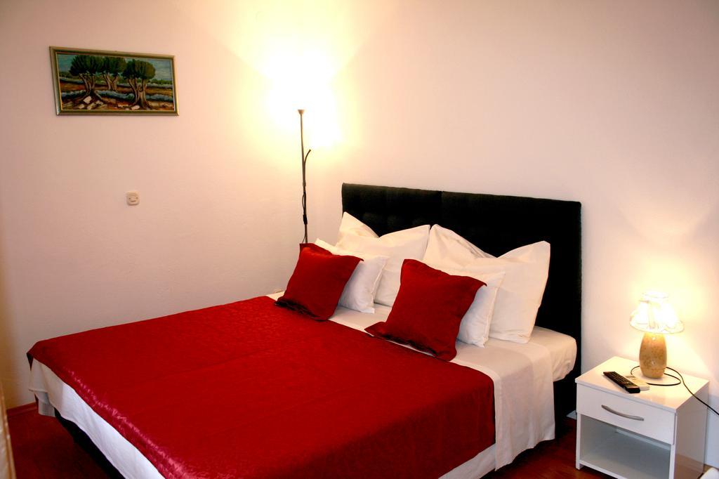 Rooms And Apartments Emily Σπλιτ Εξωτερικό φωτογραφία