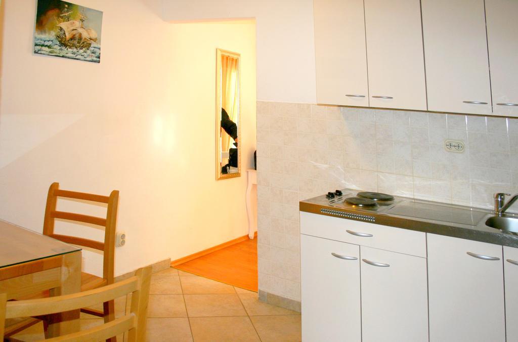 Rooms And Apartments Emily Σπλιτ Εξωτερικό φωτογραφία