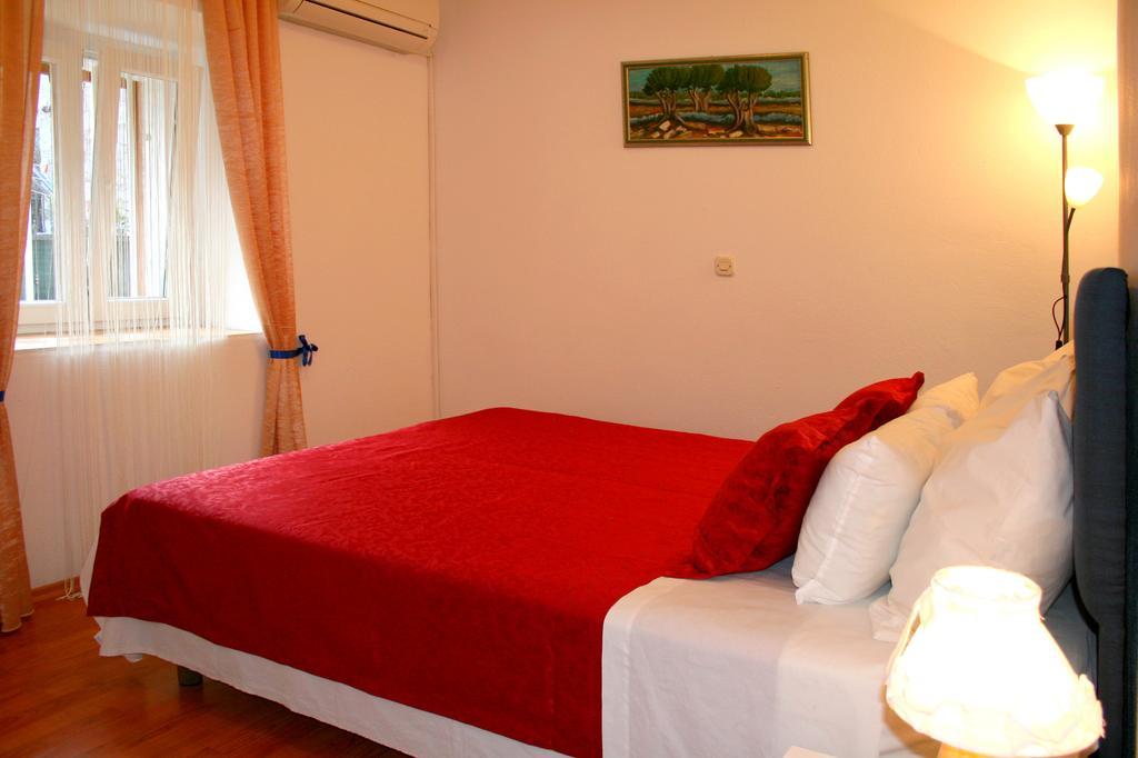 Rooms And Apartments Emily Σπλιτ Εξωτερικό φωτογραφία