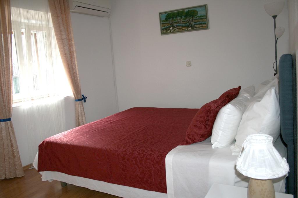 Rooms And Apartments Emily Σπλιτ Εξωτερικό φωτογραφία