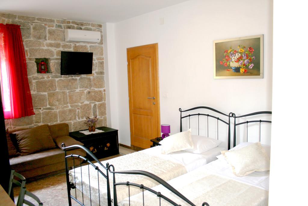 Rooms And Apartments Emily Σπλιτ Εξωτερικό φωτογραφία