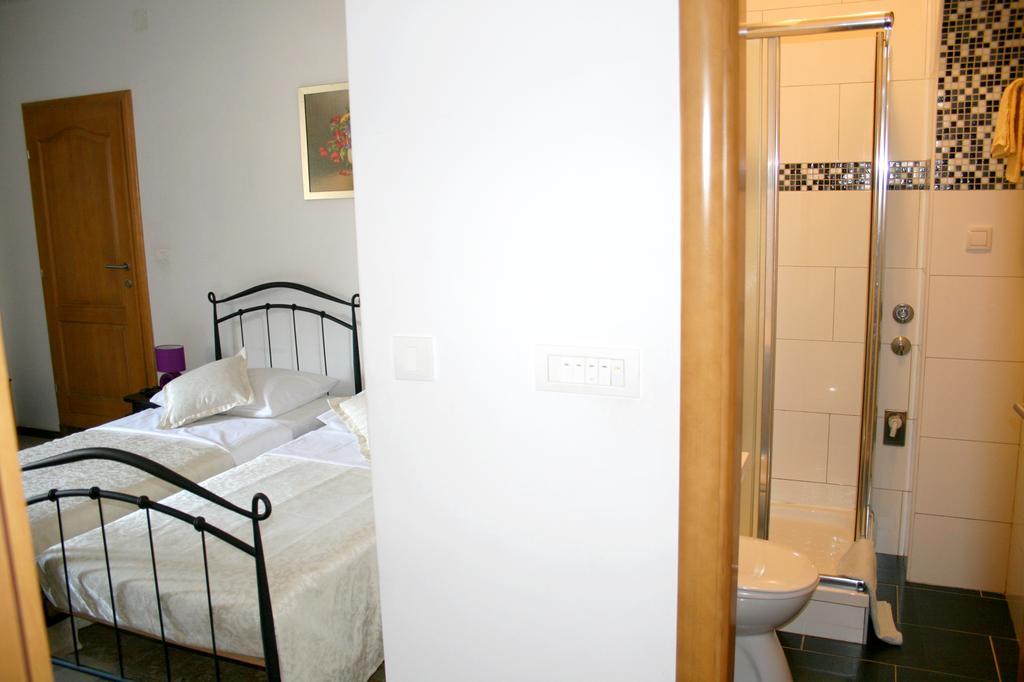 Rooms And Apartments Emily Σπλιτ Εξωτερικό φωτογραφία