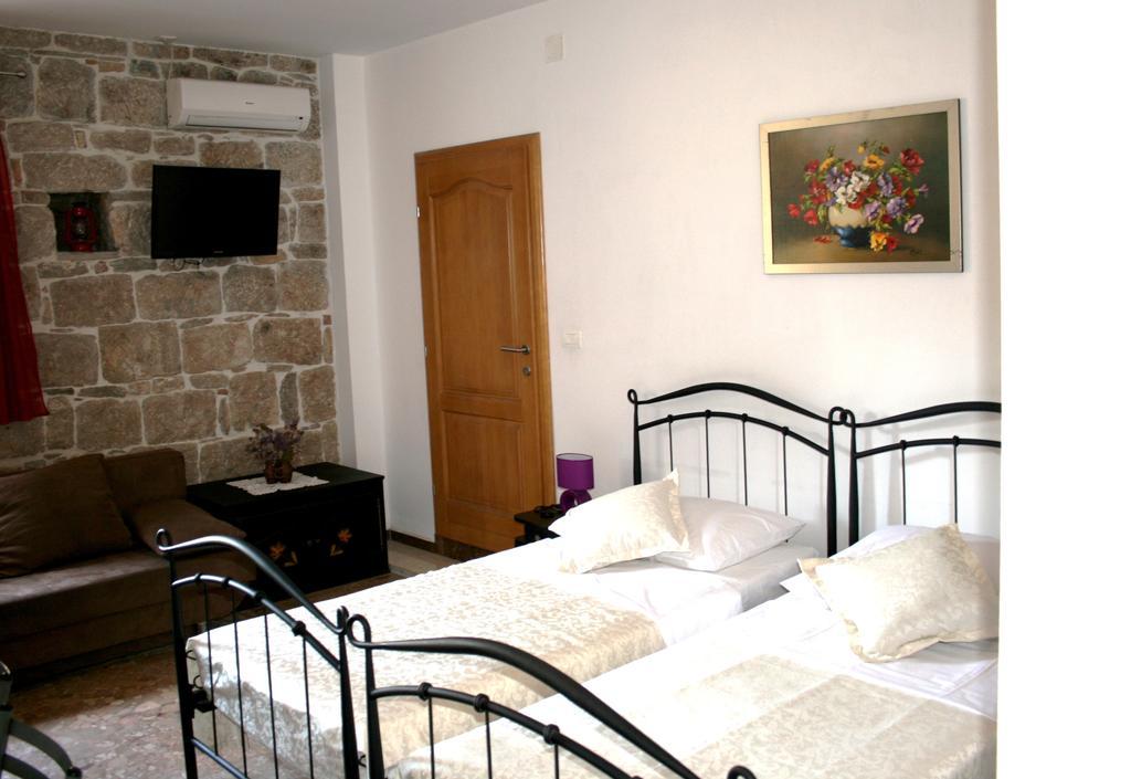 Rooms And Apartments Emily Σπλιτ Εξωτερικό φωτογραφία
