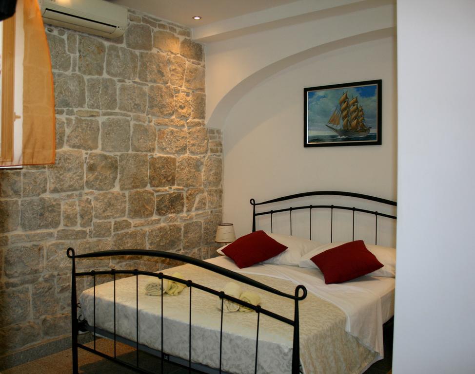 Rooms And Apartments Emily Σπλιτ Εξωτερικό φωτογραφία