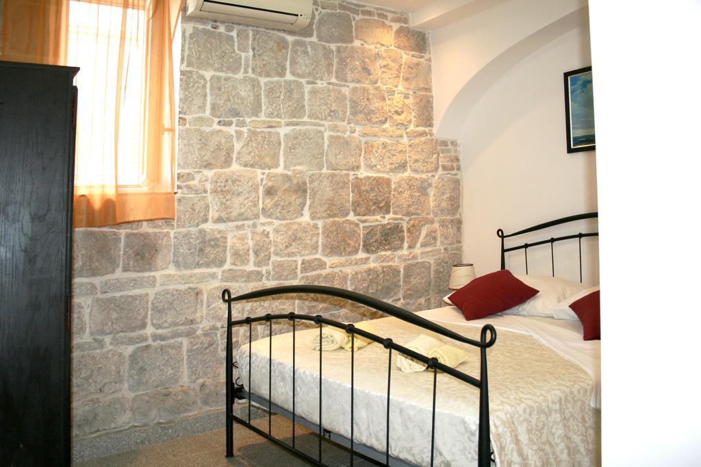Rooms And Apartments Emily Σπλιτ Εξωτερικό φωτογραφία